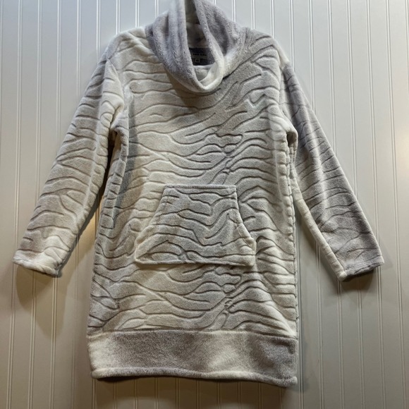 Anne Klein Sweaters - Anne Klein Sport Cowl Neck Fleece Tunic Sweatshirt Grey White Animal Print S EUC
